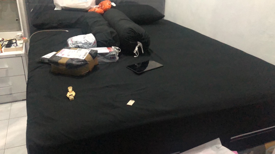 Ww Sprei Polos - Vito Signature - Hitam (black) - Pilihan Ukuran (king / Queen) - Tinggi 20cm