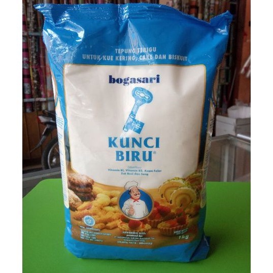 

Tepung Terigu Bogasari Kunci Biru 1 kg