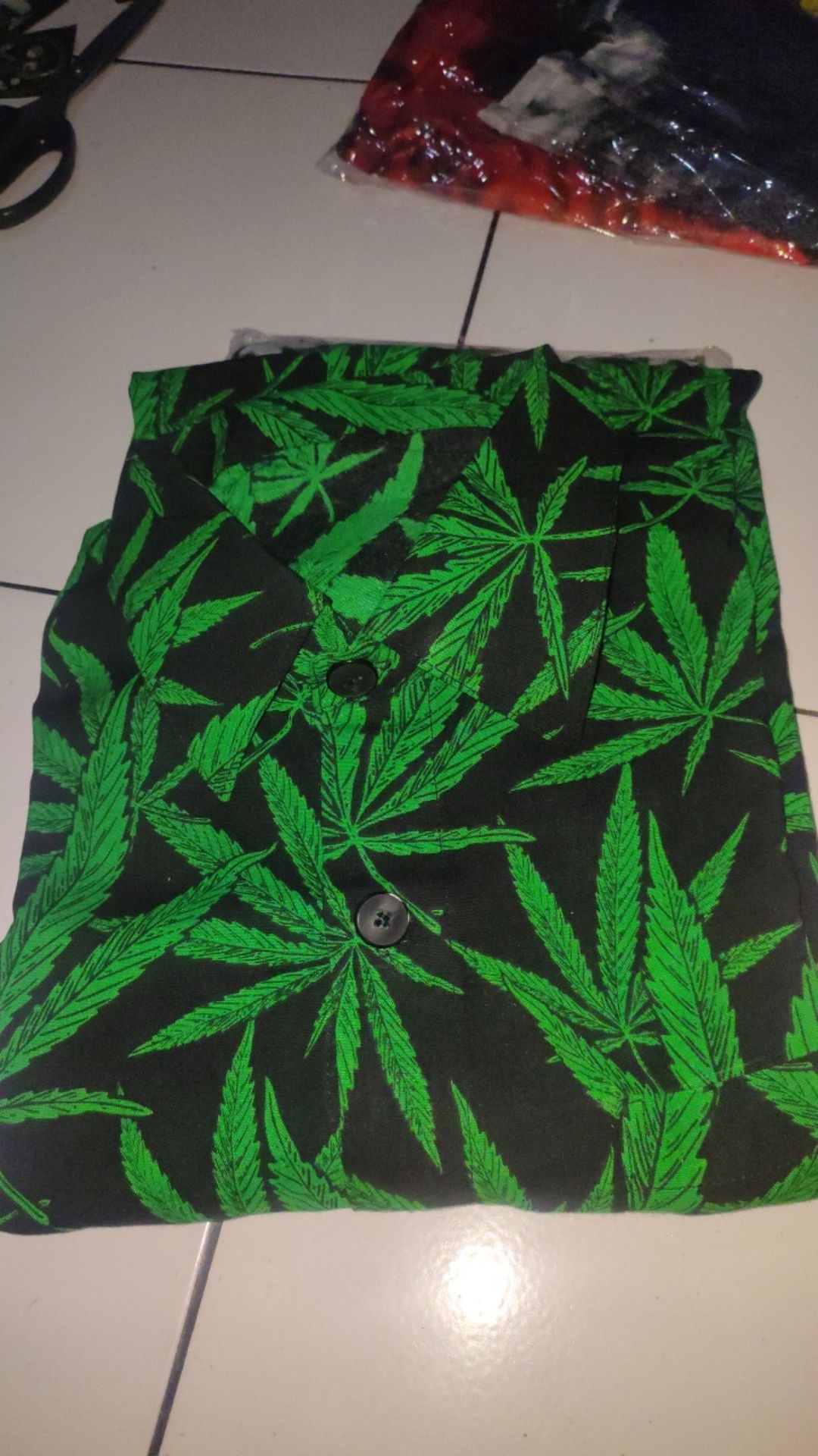 Kemeja Ganja Hijau