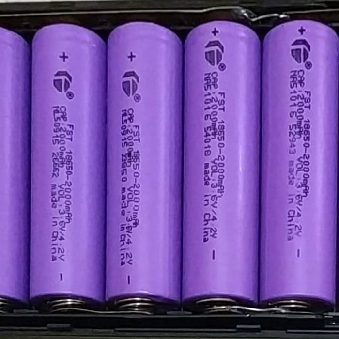 Baterai 18650 Generic 2000 - 2200 mAh Full Charged Up to  4.2V