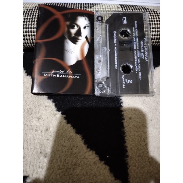 kaset pita ruth sahanaya / greatest hits