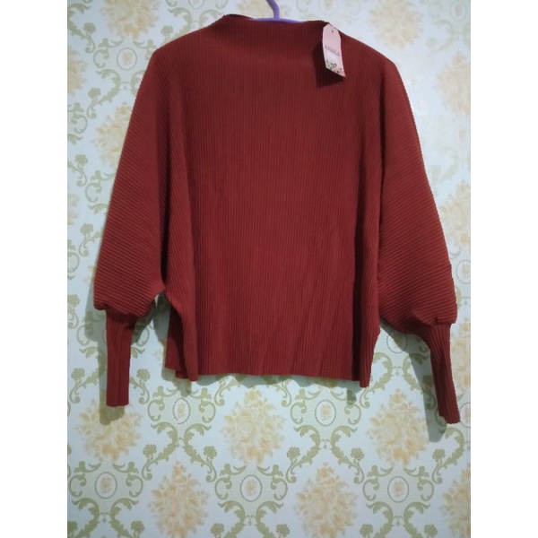Atasan Plisket Batwing Kalola