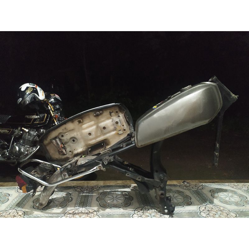 body set rangka gl100 ori second