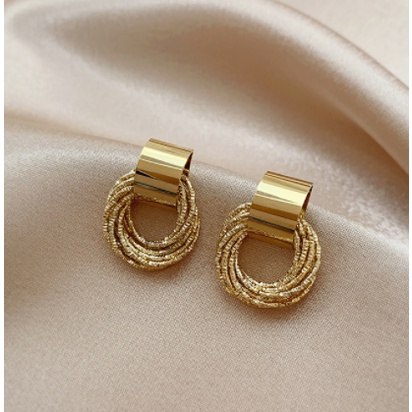 Anting Mutiara Desain Simple Untuk Wanita