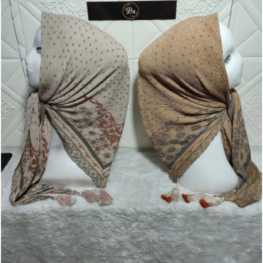 HIJAB SEGIEMPAT PLISKET MOTIF JAMBUL // PLISKET MOTIF TASEL// HIJAB PLISKET MOTIF POMPOM PREMIUM-4