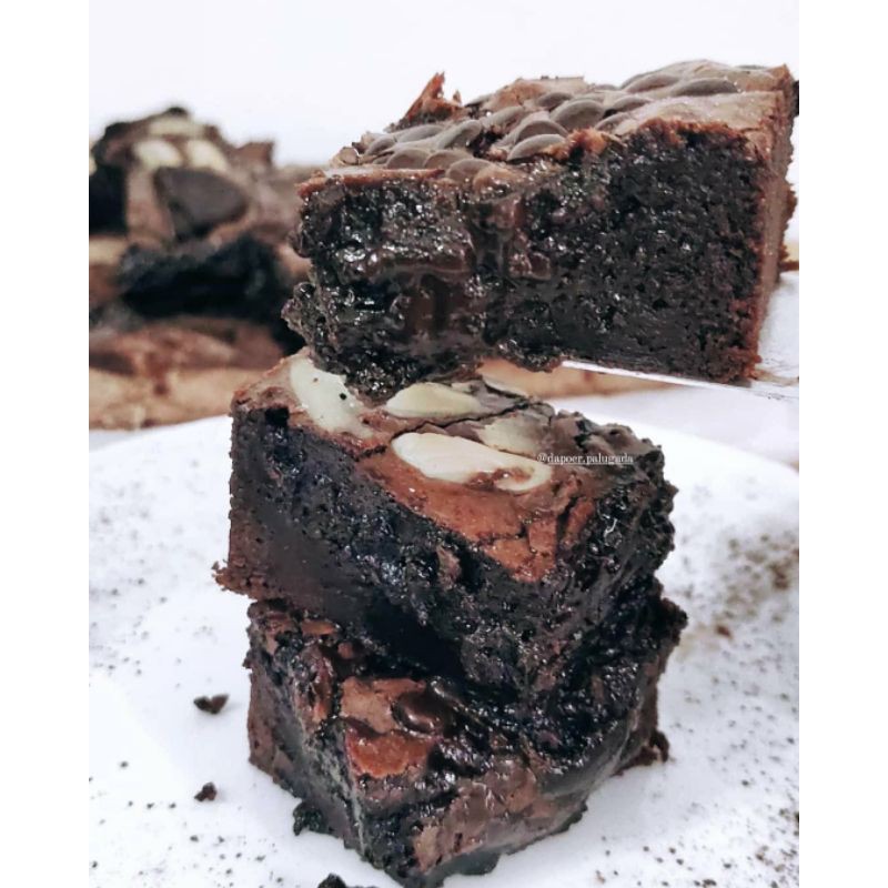 

FUDGY BROWNIE