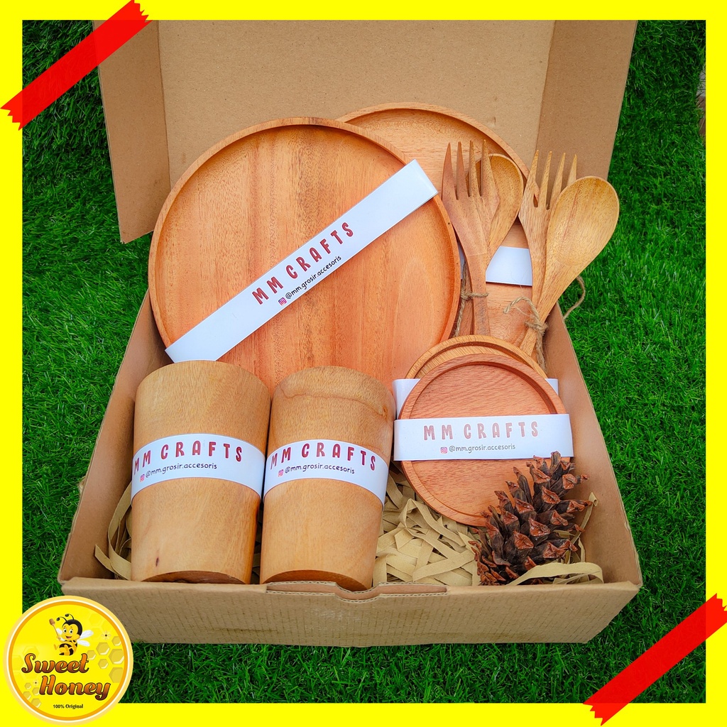 

HAMPERS KAYU MAHONI ABINAYA / HAMPERS ALAT MAKAN / WEDDING GIFT