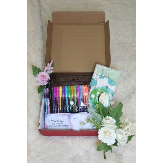 

Gift Box//Hampers//Hampers Alat Tulis