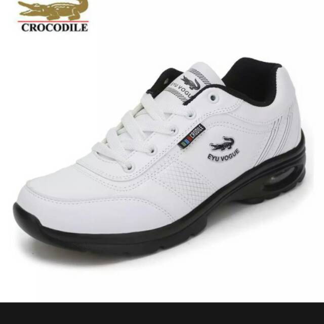 Sepatu olah raga pria
