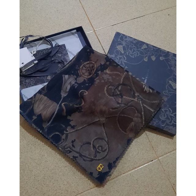 preloved buttonscarves nautical ula