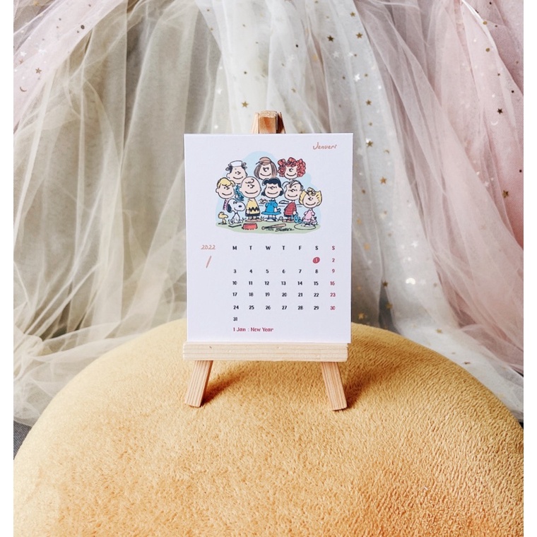 

Charlie Brown 2024 Kalender + Wood Stand | kalender snoopy ala korea | kalender aesthetic | kalender kayu | kalender 2022 snoopy peanuts cute