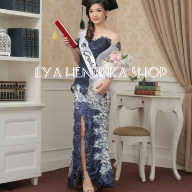 Kebaya wisuda setelan