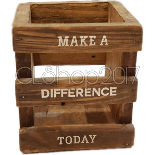 

TEMPAT ALAT TULIS MAKE A DIFFERENCE TODAY 10 x 10 x 8 cm