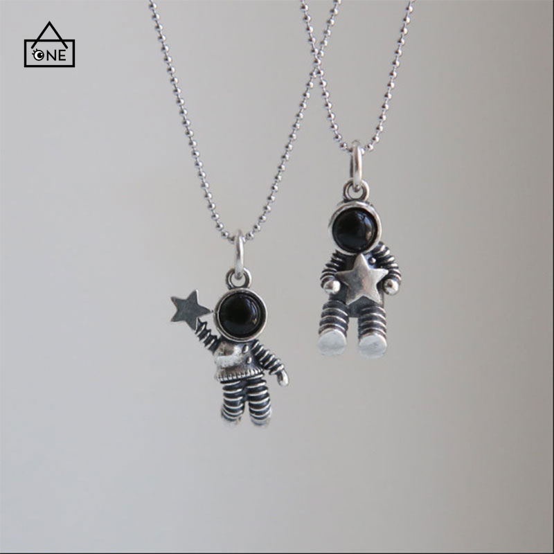 COD❤1PCS Kalung Couple Desain Astronot korea Rantai Liontin Pasangan Fashion Anti Alergi Selamat Datang Untuk Membeli