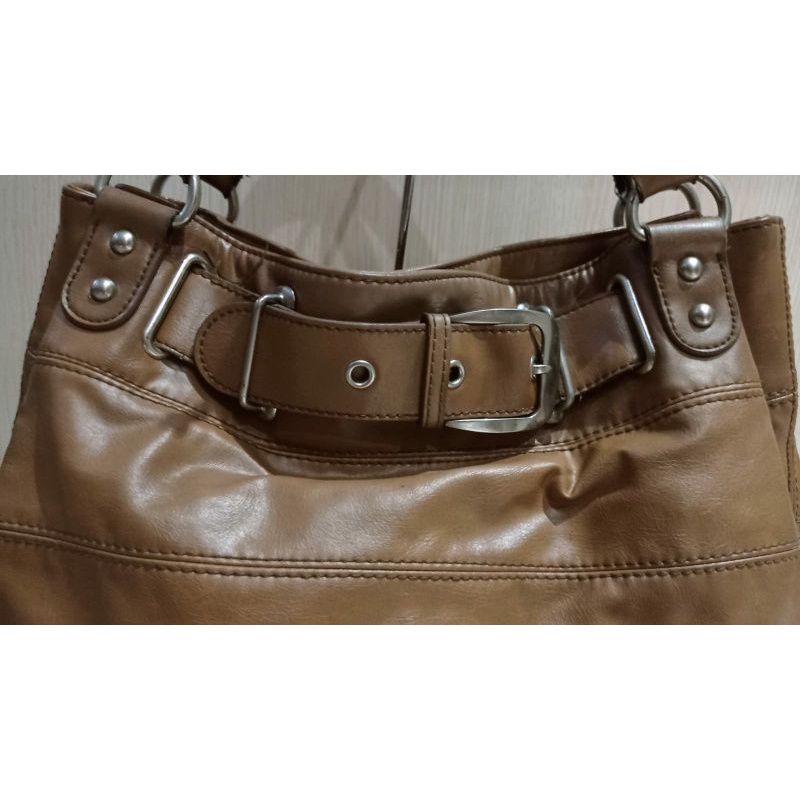 Charles and Keith Hobo PL