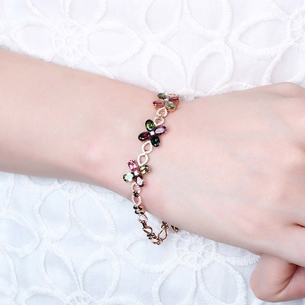 Gelang Bahan Stainless Steel Lapis Rose Gold Bentuk Daun Clover Aksen Batu Permata Warna-Warni