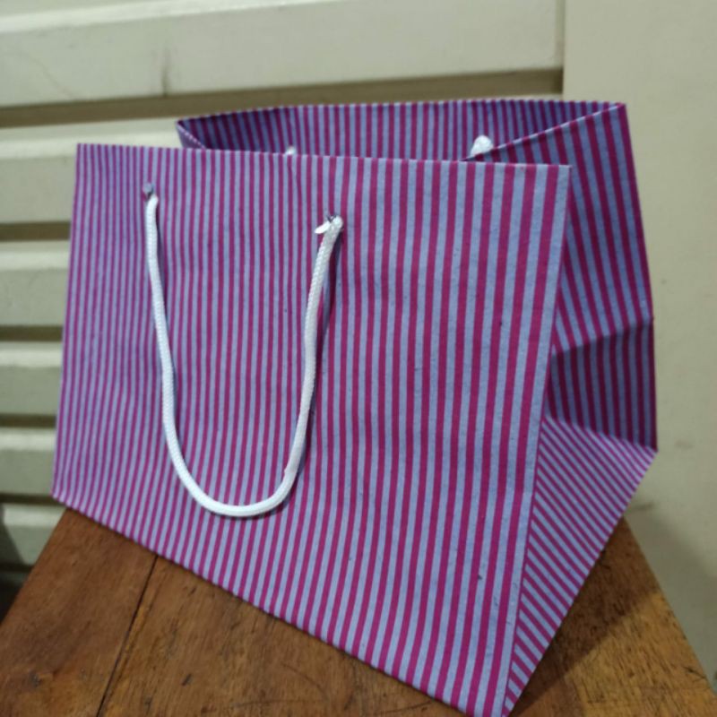 

paper bag bento garis terlaris dan termurah isi 12pcs