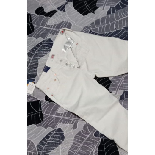 CELANA PANJANG PRIA LEVIS PUTIH TERBARU DAN TERLARIS DIMASA KINI