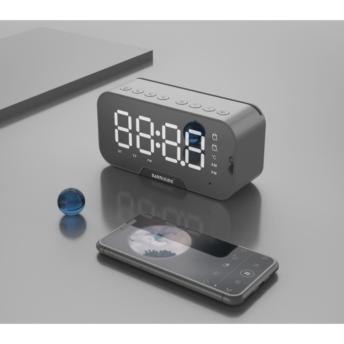 Speaker Jam Bluetooth Portable Dan FM Radio Wireless Bass Mini Stereo - Abu-abu(M8Q3) Portabel water