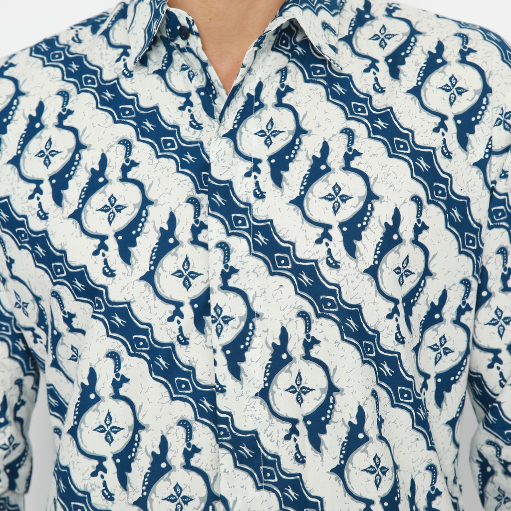 BAJU BATIK PRIA Kemeja Lengan Panjang Slimfit Motif Lereng Putih Biru 721096 Cap 72 - Baju Kemeja Atasan Pakaian Setelan Batik Pria Cowok Laki Laki Remaja Keluarga Kantor Lengan Panjang Modern Slimfit Slim Fit Premium Kekinian