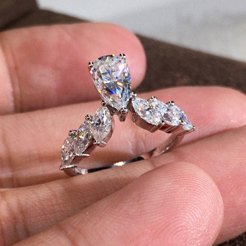 Female Finger Rings For Dance Party Dazzling White Cubic Zirconia Elegant Women Accessories Fashion Jewelry Bulk