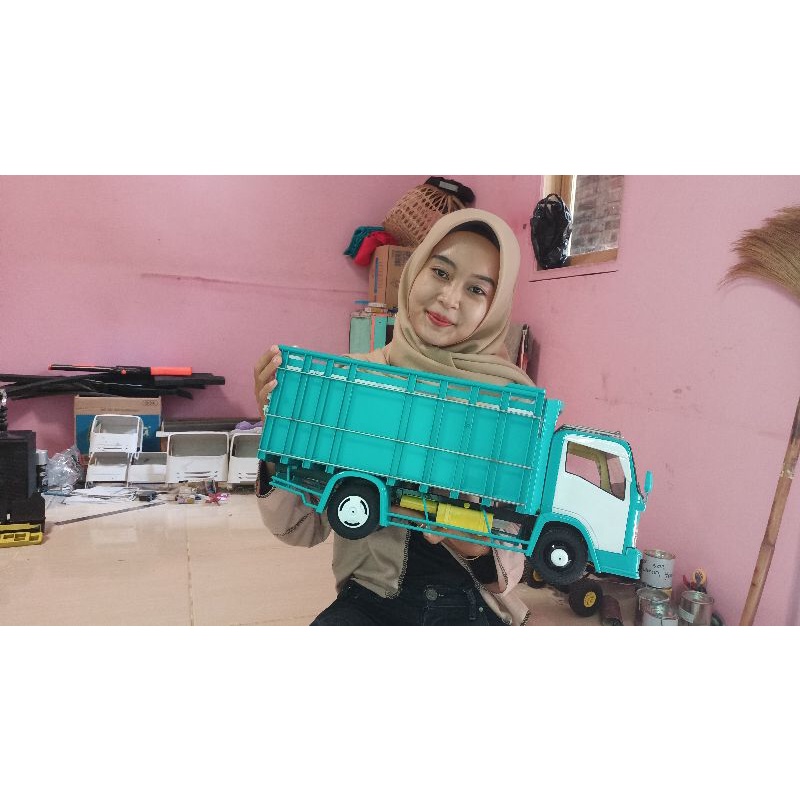 Miniatur Truk Giga NMR 71 Full PVC Lampuan skala 1:12