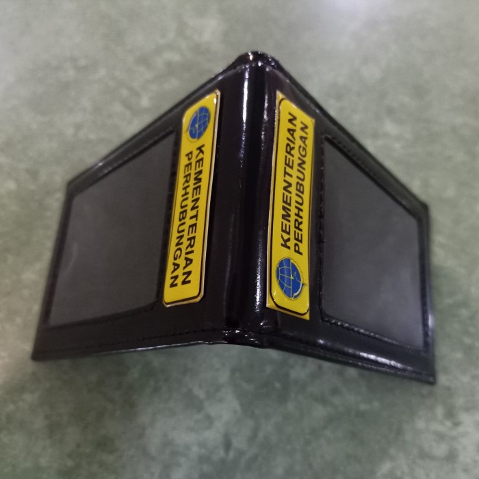 

Lucu Name Tag Id Card Holder Dompet Saku Kemenhub Perhubungan Kulit Glossy Promo