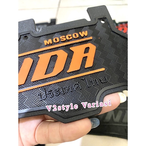 MUDFLAP CARBON THAILAND PELINDUNG MESIN HONDA BEAT DELUXE NEW 2021 KARET PELINDUNG MESIN HONDA ALL NEW SCOOPY 2021 ALAS KOLONG SPAKBOR MUDFLAP HONDA GENIO TATAKAN KARPET ANTI LUMPUR MUDFLAP BEAT NEW SCOOPY NEW GENIO KARBON TULISAN THAILAND IMPORT