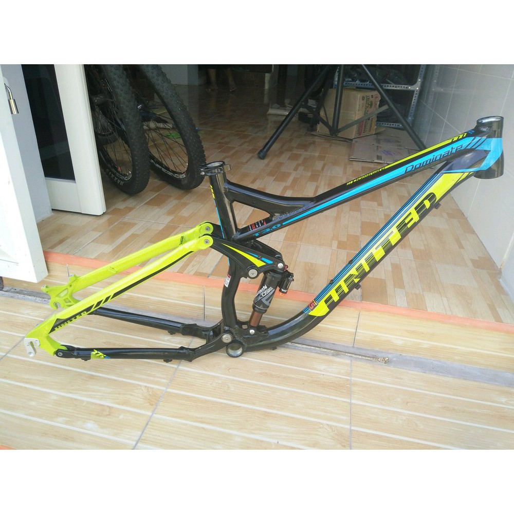 frame dominate T3 27.5 inc upgrade rearshock marzocchi expresso