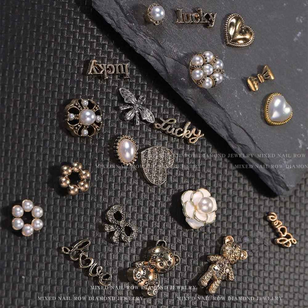 10pcs / Kantong Frame Foto Bentuk Hati Bahan Alloy Untuk Dekorasi Nail Art
