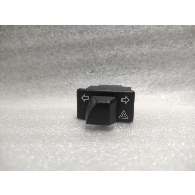 Saklar Sen Plus Hazard 30mm 34mm trapesium