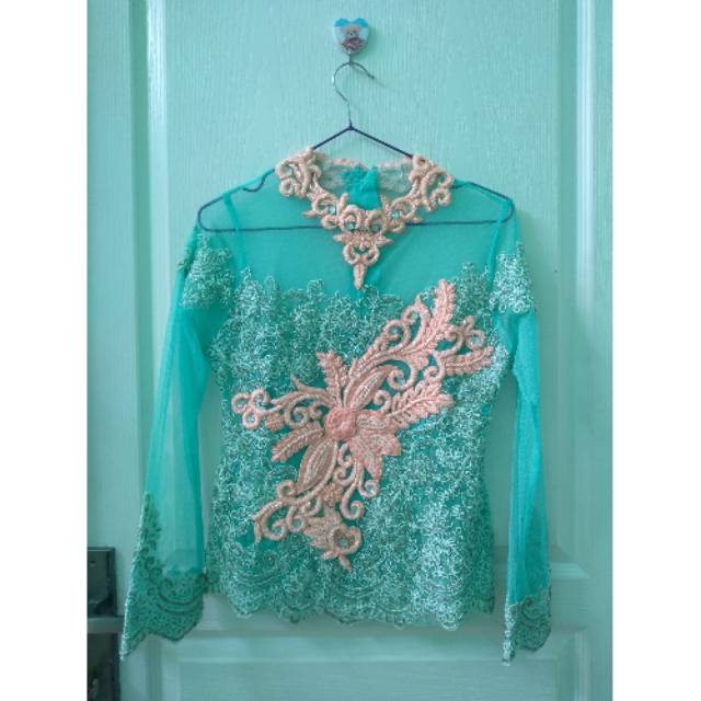 Gaun pengantin preloved