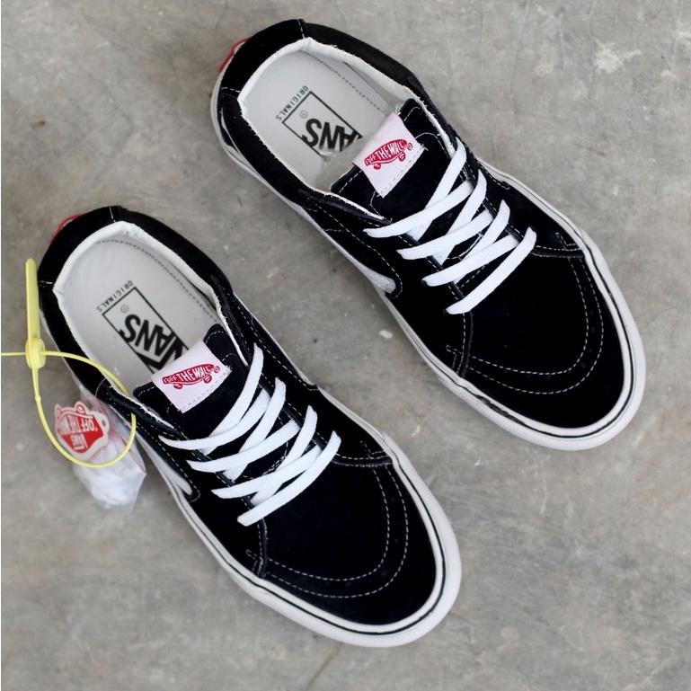 SK8 LOW BLACK WHITE SEPATU KETS PRIA TERLARIS