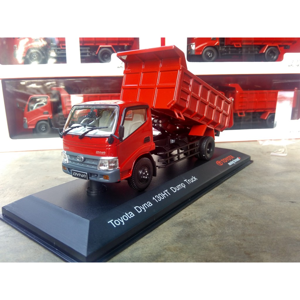 Diecast truk  Toyota Dyna  130HT  Dump Truck paper box Toyota 