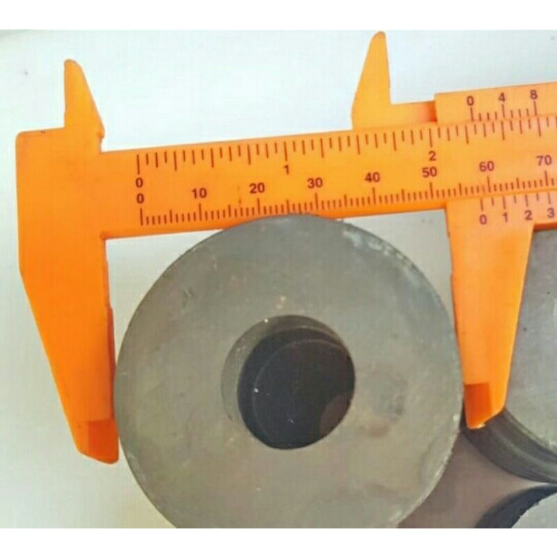 magnet  ferrite model O super lengket  bekas copotan magnet microwave