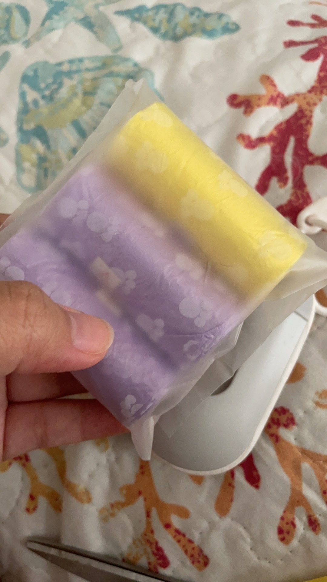 Dispenser Plastik Poop Kucing Anjing Untuk Bungkus Kotoran Saat Jalan Kualitas Premium