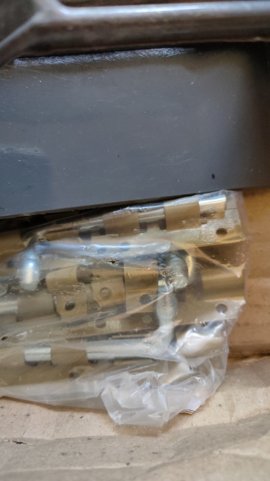 Grendel Slot Pintu Gudang Bulat Panjang Tebal Cat Uk. 4 Ats