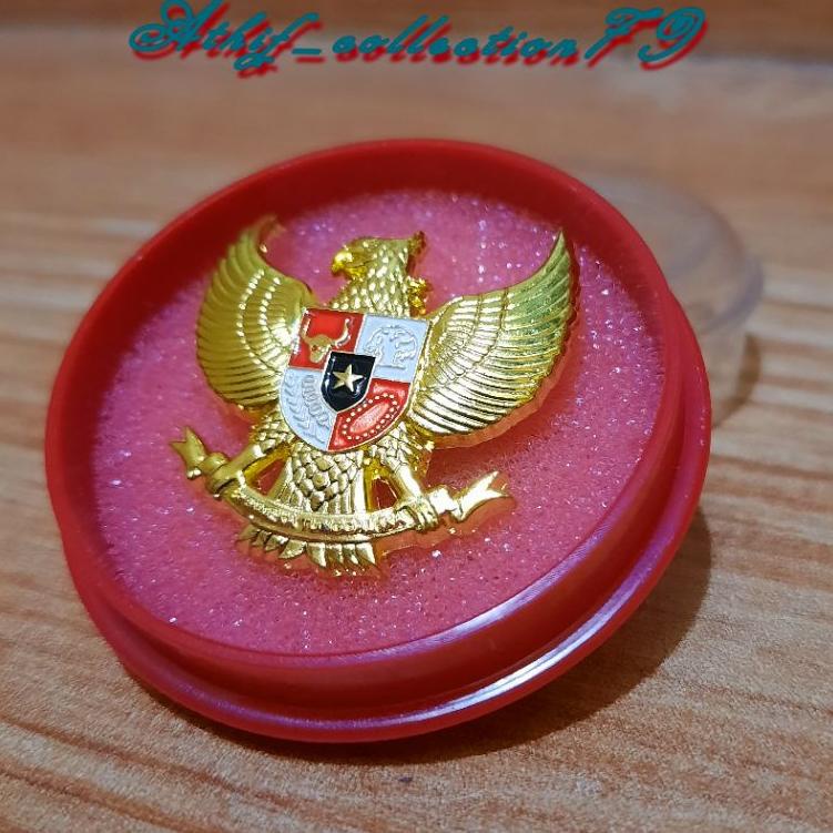 U2B1 Pin Garuda Kuningan Magnet 3cm
