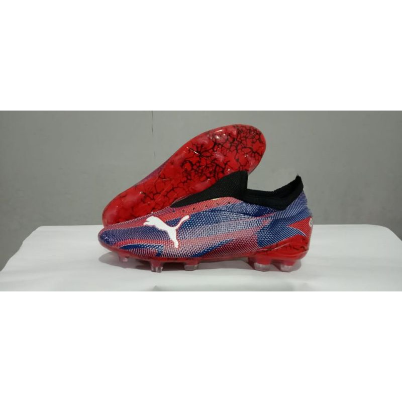 sepatu bola puma