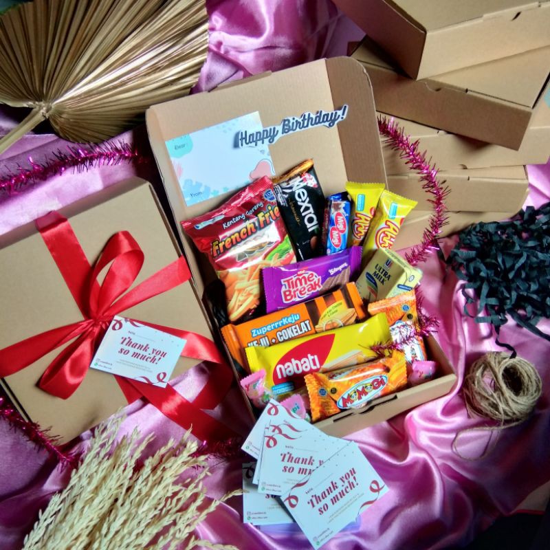 

SNACKBOX MURAH UNTUK HADIAH WISUDA, ULANG TAHUN, ANNIV DLL