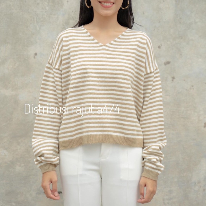 WINDA MALL SWEATER RAJUT GARIS GARIS KERAH V