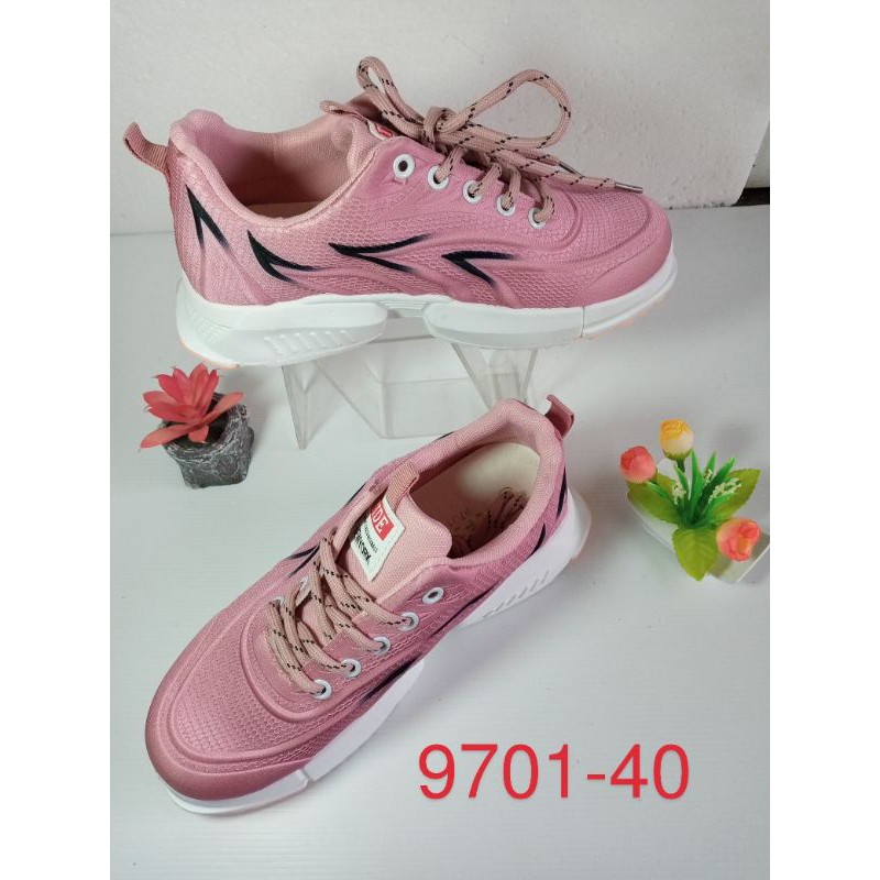 sepatu sport/sepatu wanita