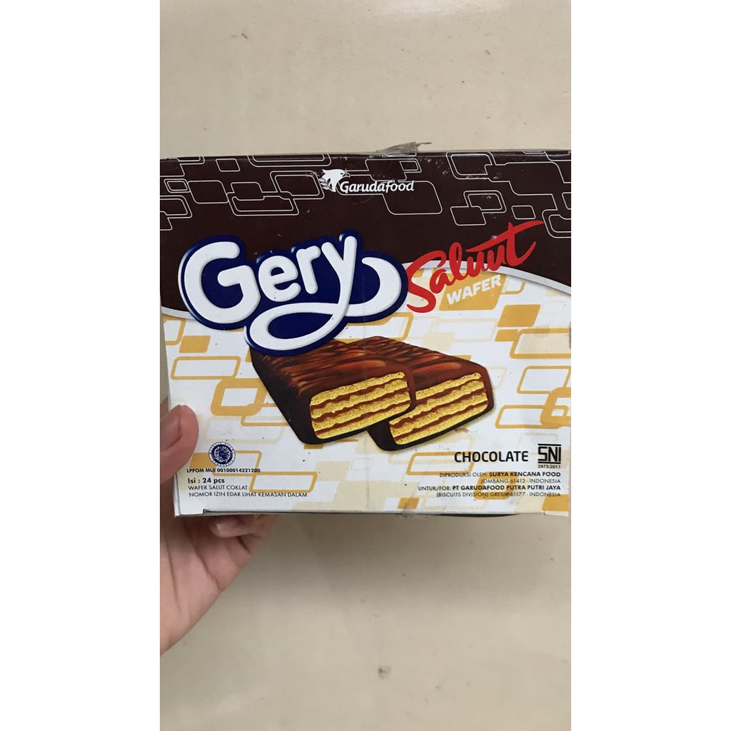 

GERY SALUUT WAFER 1 BOX - DUS PAK 24 PCS - WAFER COKLAT SALUT MURAH