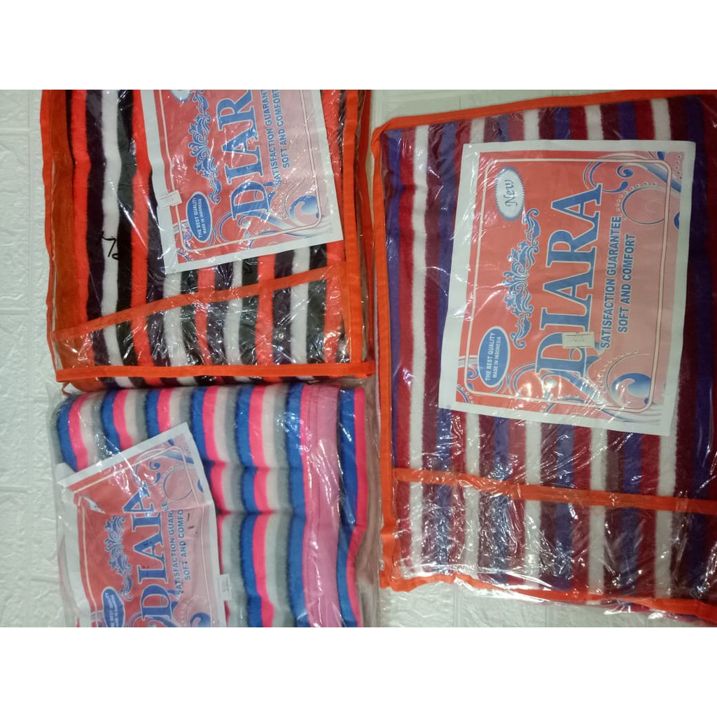 Selimut dewasa motif garis