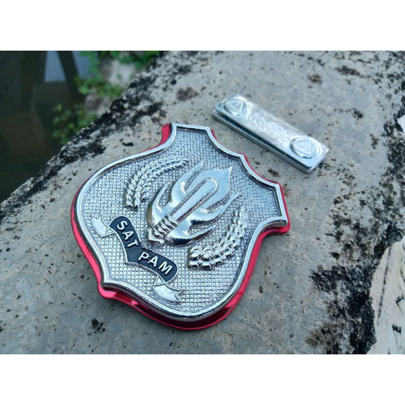 pin lencana kewenangan akrilik magnet satpam