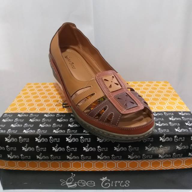 Sepatu Pansus merk. Bee Girls