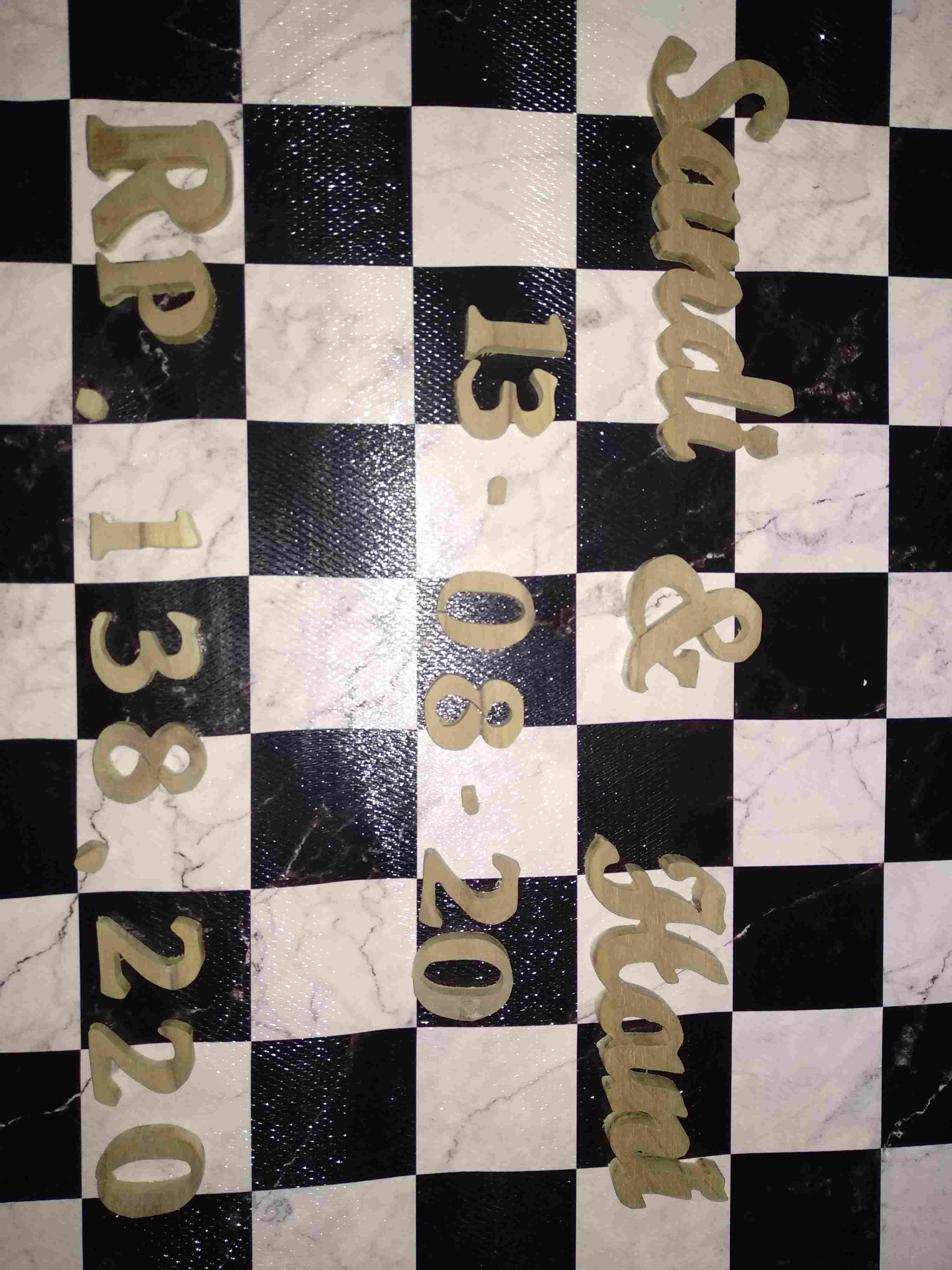 Huruf Unik Dari Kayu Jati