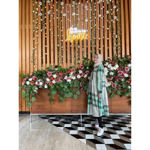 midi dress burberry import (brand Dubai)