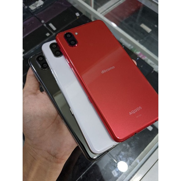 Sharp R3 SH-04L Super Mulus Like New Murah Bergaransi ALL OPERATOR INDONESIA sh04l