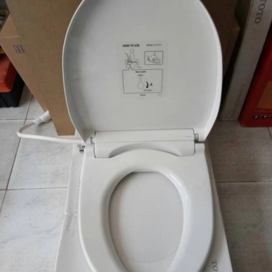 tutup cover kloset duduk toto Eco washer (soft closing)